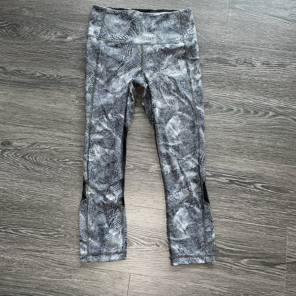 Sz4 Lululemon Pace Rival Hi Rise Crops 22”Velocity Mesh Island Mist Black EUC